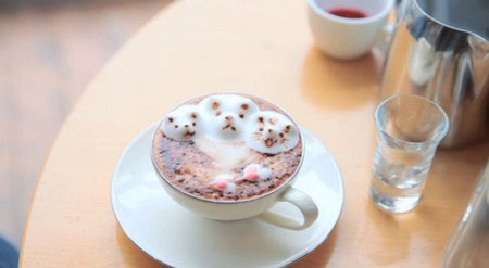 Picture 11 of Create stunning 3D shapes from milk foam on a cup of coffee