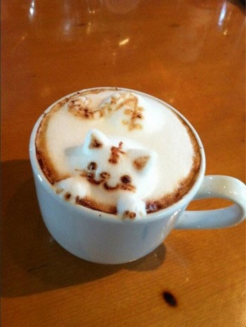 Picture 4 of Create stunning 3D shapes from milk foam on a cup of coffee