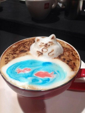 Picture 6 of Create stunning 3D shapes from milk foam on a cup of coffee