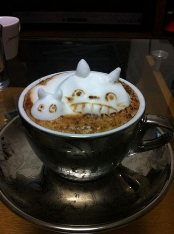 Picture 8 of Create stunning 3D shapes from milk foam on a cup of coffee