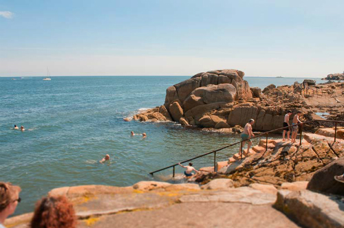 Picture 5 of Customary bathing nude in countries