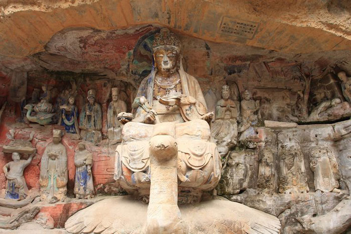 Picture 8 of Da Tuc stone carvings