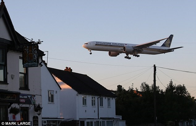 Picture 1 of Danger of living near the airport