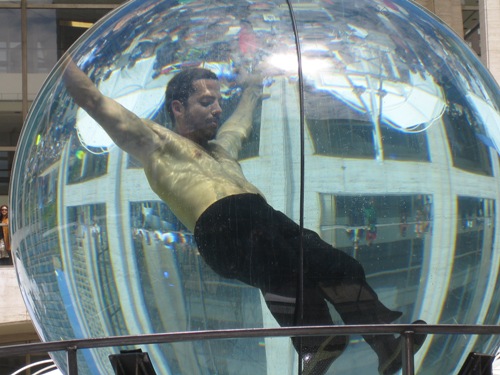 Picture 1 of David Blaine: The way I hold my breath for 17 minutes