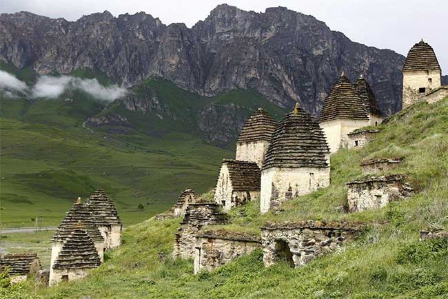 Picture 14 of 'Dead city' in Russia with 10,000 remains from the Middle Ages