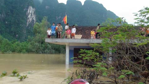 Picture 6 of Dead, missing because the flood rose to 66 people