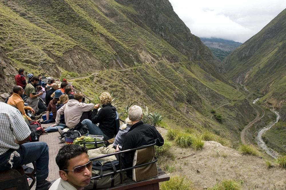 Picture 9 of Death railway in Ecuador