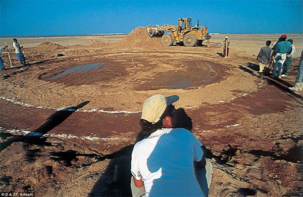 Picture 15 of Decipher the mysterious sign in the Egyptian desert