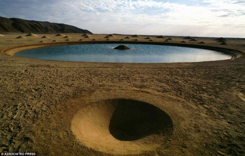 Picture 5 of Decipher the mysterious sign in the Egyptian desert