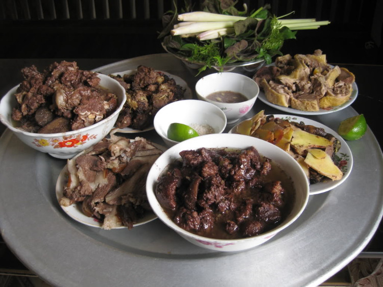 Picture 1 of 'Deciphering' mysterious dishes of cavalry during Tet