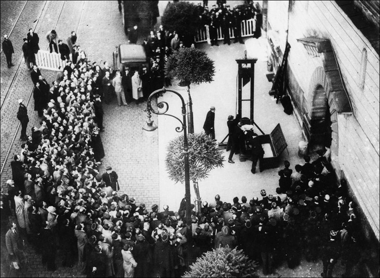 Picture 7 of Decode secret death with a devastating guillotine in ancient times