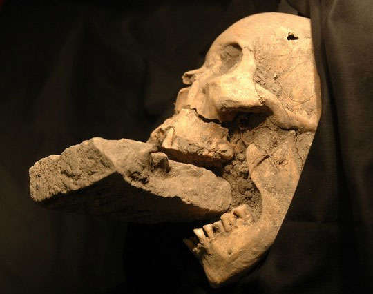 Picture 1 of Decode the grave 'vampire' in Poland