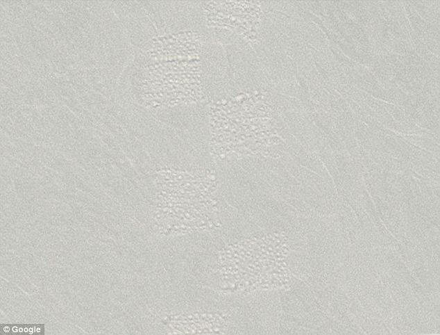 Picture 1 of Decode the mysterious symbol in the Gobi desert, China