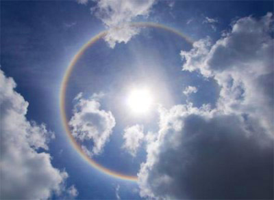 Picture 1 of Decode the 'mystical' thing in the sky of Vietnam