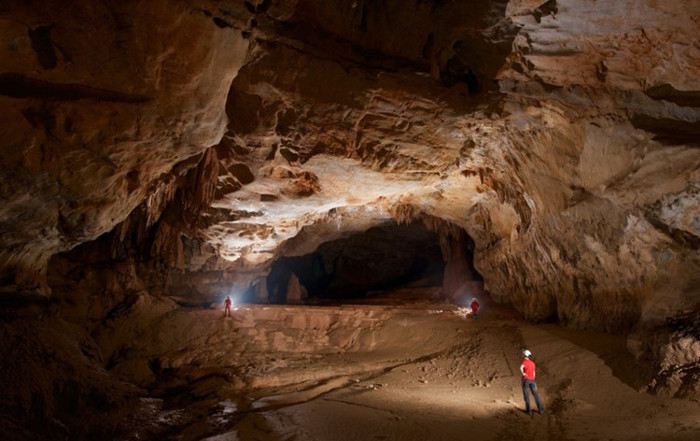 Picture 1 of Deep sinks suck like bottomless caves in China