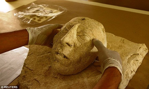 Picture 1 of Detect tremors about Pacal the Great Mayan