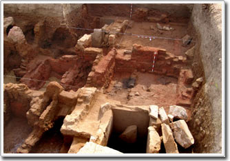 Picture 2 of Detecting a false gate for the dead in ancient Egyptian tombs