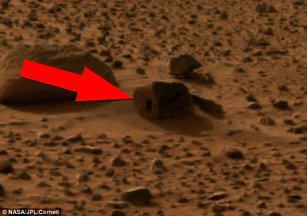 Picture 1 of Detecting aliens home on Mars?