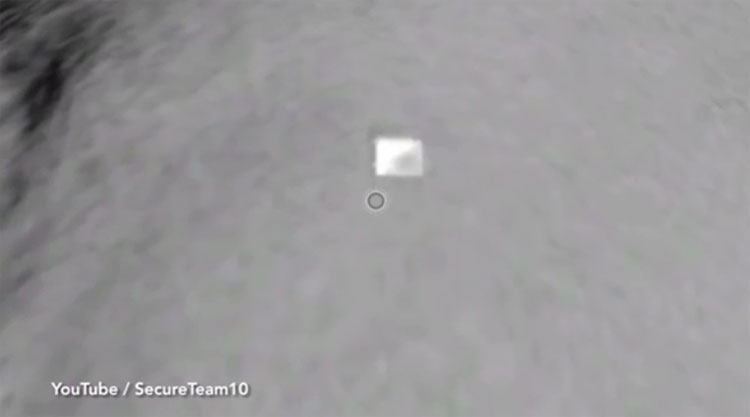 Picture 1 of Detecting aliens home on the Moon?
