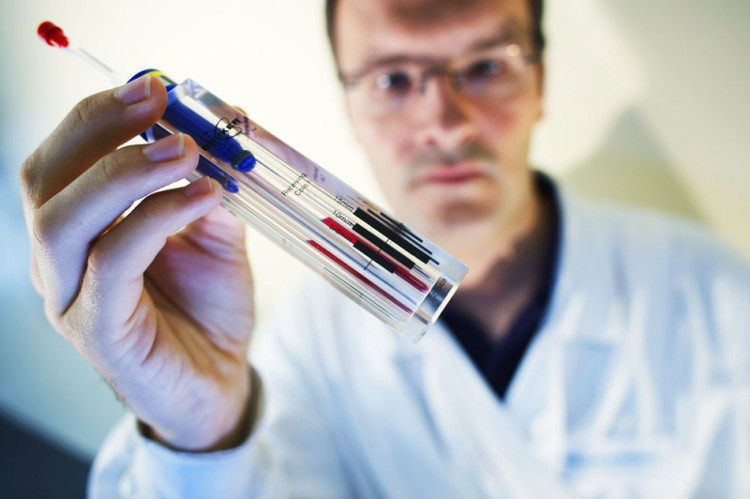 Picture 1 of Detecting contaminated metals and debris in a series of human vaccines