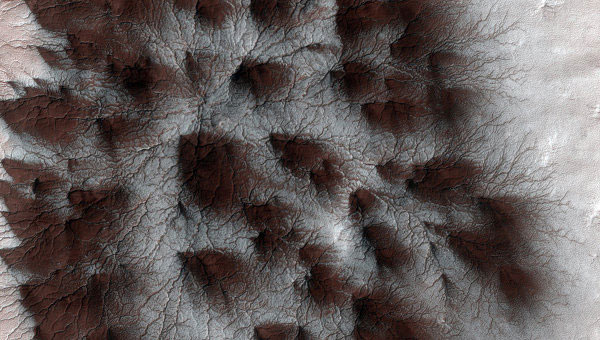 Picture 1 of Detecting snow on Mars