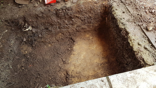 Picture 2 of Detecting strange ground in archaeological area to find King Quang Trung's grave