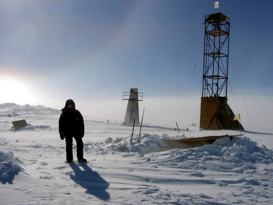 Picture 1 of Detecting strange life under Antarctic ice