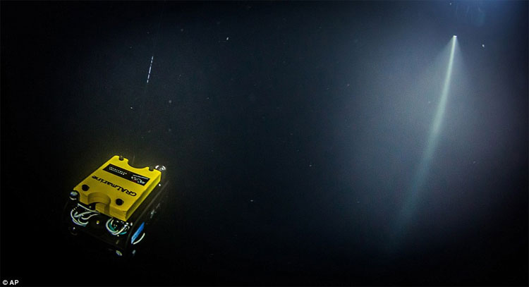 Picture 2 of Detecting the deepest cave in the world, not finding the bottom