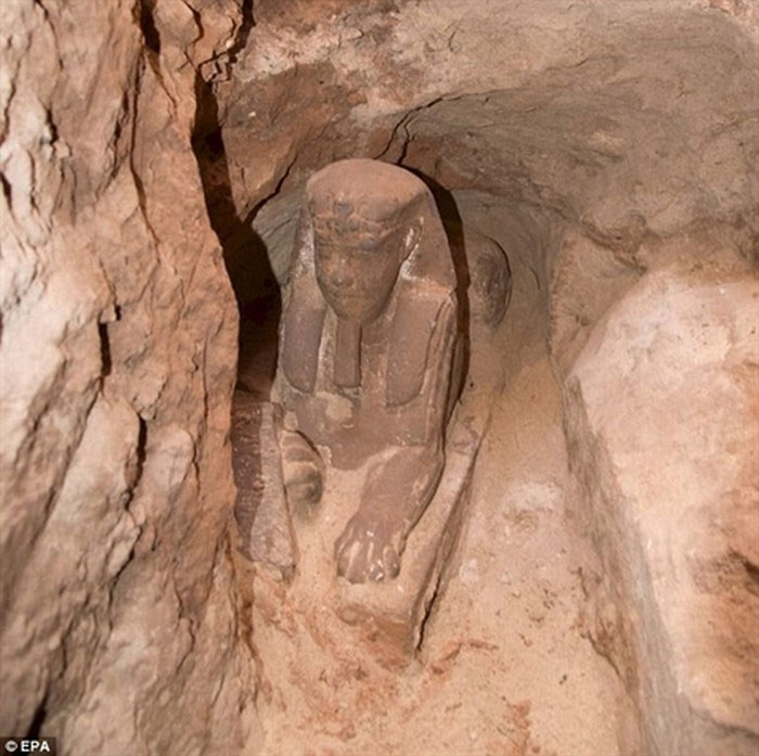 Picture 2 of Detecting the monk statue in rare marble