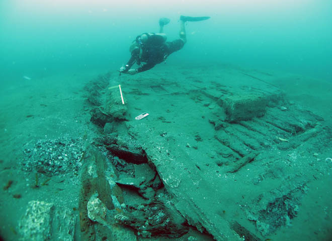 Picture 2 of Detecting wrecks from the 17th century