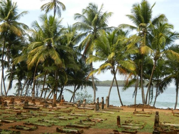Picture 5 of Devil Island - 'earthly hell' with 70,000 people came but only 2 people returned