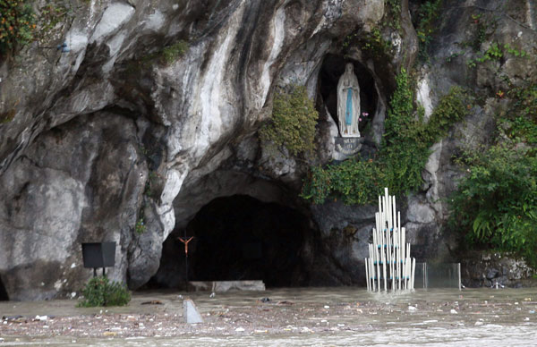 Picture 2 of Dharma: Flooding in Lourdes Sanctuary causes great damage