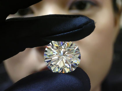 Picture 1 of Diamonds lose the throne 'king' hardness