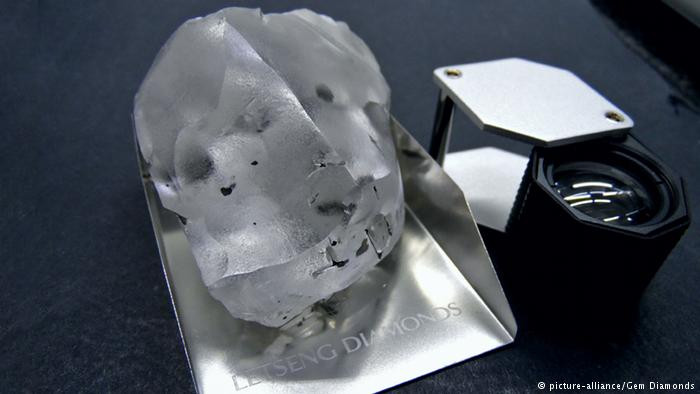 Picture 2 of Digging the largest second-largest diamond, extremely expensive