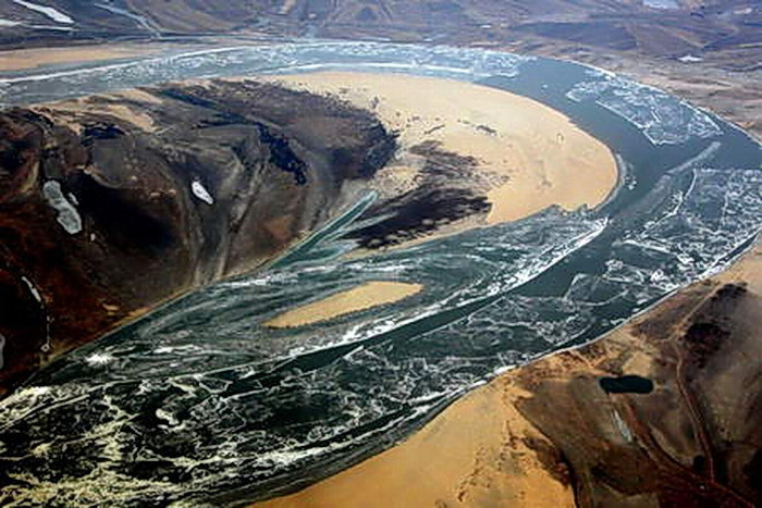 Picture 3 of Discharge disasters cause water pollution in the world
