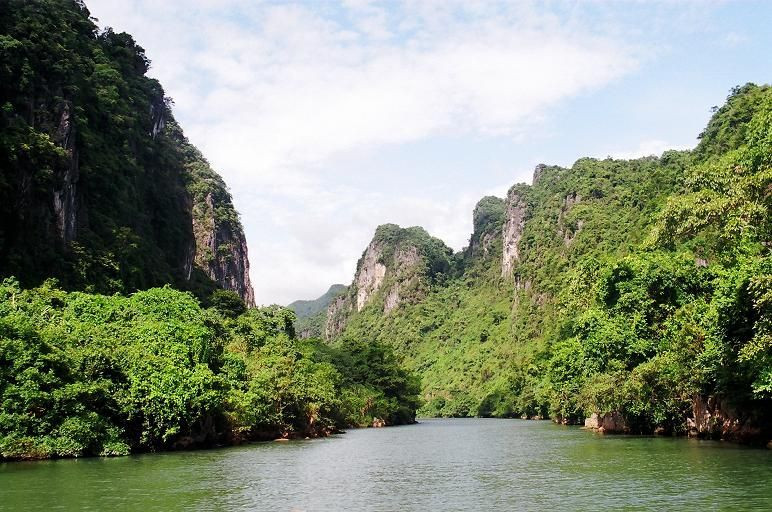 Discover 58 new caves in Phong Nha images 1