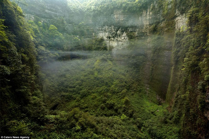 Picture 1 of Discover a beautiful cave wonder