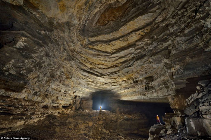 Picture 6 of Discover a beautiful cave wonder