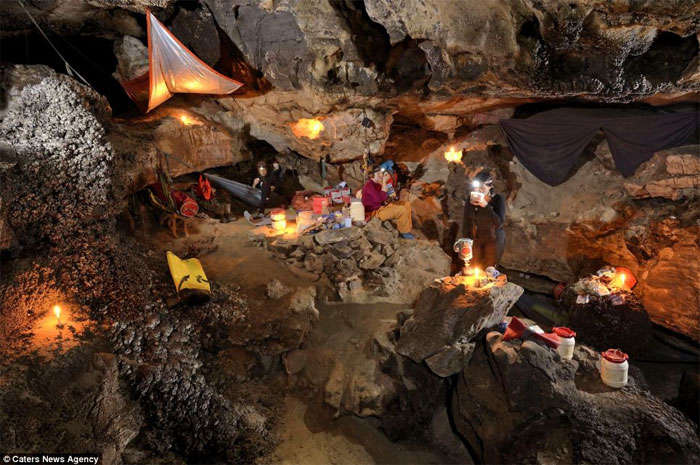 Picture 7 of Discover a beautiful cave wonder