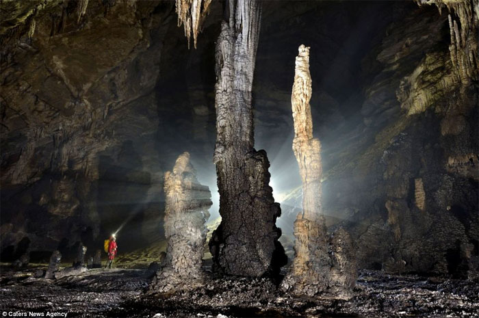 Picture 9 of Discover a beautiful cave wonder