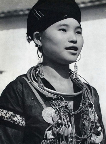 Picture 12 of Discover a series of strange photos about Vietnam colonial period