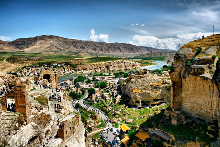 Picture 4 of Discover how Turkish people move tombs weighing 1100 tons