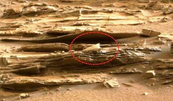 Picture 1 of Discover strange things on Mars
