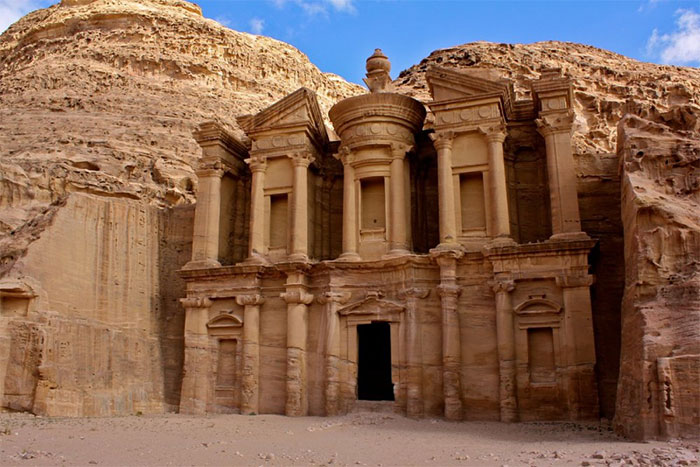 Picture 2 of Discover the ancient 'technical wonders' that provide 45 million liters of water in the desert