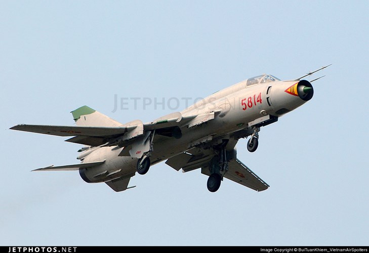 Picture 1 of Discover the features of Su-22 aircraft falling near Phu Quy island
