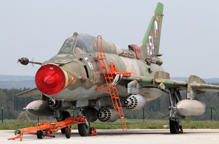 Picture 13 of Discover the features of Su-22 aircraft falling near Phu Quy island