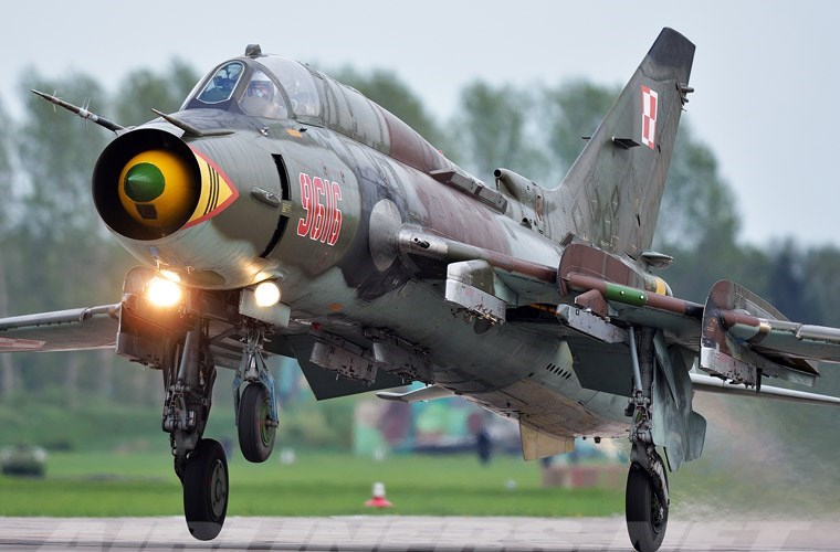 Picture 6 of Discover the features of Su-22 aircraft falling near Phu Quy island