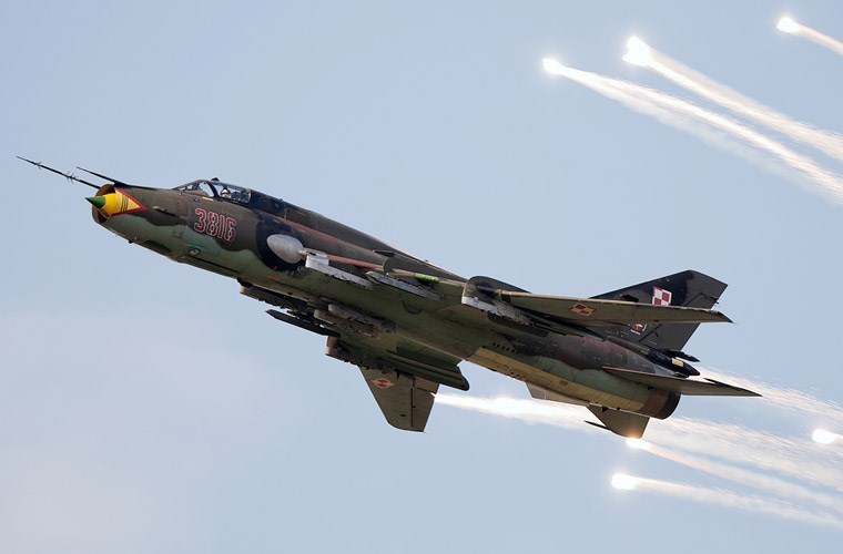 Picture 9 of Discover the features of Su-22 aircraft falling near Phu Quy island