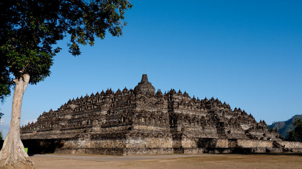 Picture 1 of Discover the greatest Buddhist wonder in the world