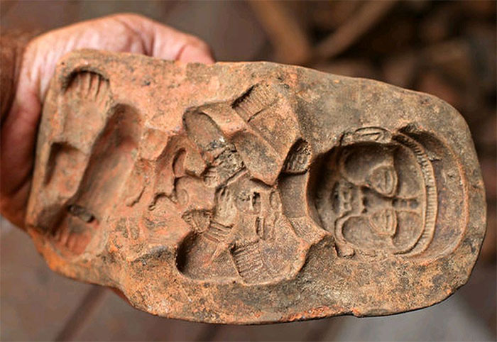 Picture 1 of Discover the largest statue of the Mayan foundry